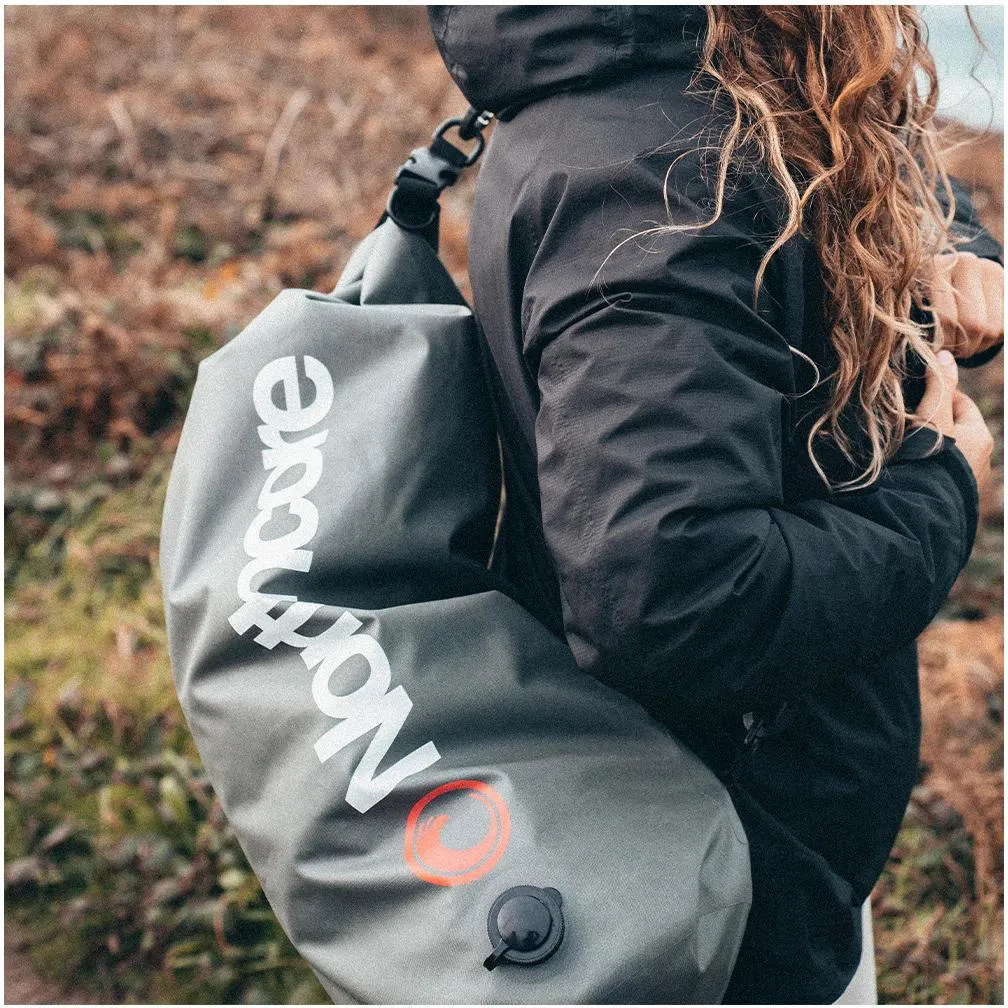 NC-BAG-30L-GRY | Sac à Dos Northcore Waterproof 30L – Aventure Vanlife 2- Grey.webp