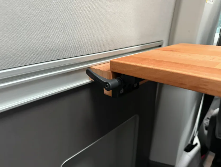 VZ 07900102 Table Pliante Grand California V3.webp